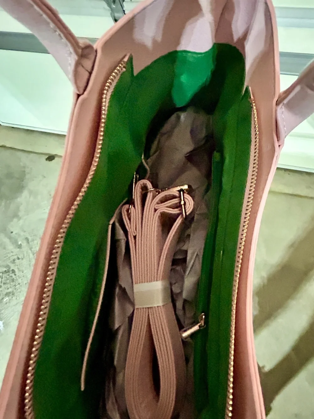 Alpha Kappa Alpha Pale Pink Tote with Gold Tassel Charm - Picture 4 of 6